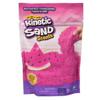 Kinetic Sand - Sable de jeu Parfumé - 8 oz - assortie-227 g KINETIC SAND PARFUMÉ : Le sachet de Kinetic Sand de 227 g sent exactement comme le fruit. Les enfants peuvent mélanger le sable de couleur fluo avec d'autres sables parfumés Kinetic Sand pour créer de nouvelles couleurs et de nouveaux parfums fruités
