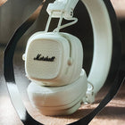 Marshall - Casque sans fil supra-auriculaire Major V - Crème-Compatible bluetooth le audio