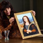 LEGO - ART Mona Lisa - 1503 Pièces-L'art mural est maintenu dans un cadre amovible de couleur dorée.