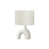 Monarch Specialties - Luminaire - 25 po H Lampe De Table - Céramique Blanche - Abat-Jour Ivoire / Crème - Contemporain - Moderne-Lampe de table contemporaine et élégante de 25 pouces, dotée d'une base unique à deux pieds en céramique blanc mat, surmontée d'un abat-jour en tissu ivoire classique et d'un embout rond en métal argenté