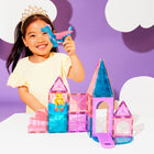 Magna-Tiles - Ensemble de construction magnétique Castle de 25 pièces-Ce Qui Le Rend Unique: Il comprend notre premier pont-levis fonctionnel, un escalier en colimaçon et un balcon, des figurines exclusives de dragons et de membres de la famille royale, des fenêtres redessinées pour améliorer la narration et le jeu imaginatif. 