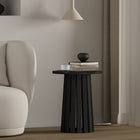 Manhattan Comfort - Layla Table d’appoint moderne 17,7 po - Noir-Le plateau de table rond élégant offre un espace de surface généreux pour la décoration, les boissons ou d'autres essentiels