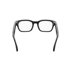 Meta - Lunettes Adventurer - Classiques noir, lentilles transparentes-Enregistrez instantanément le moment tout en restant dans l’instant. Il suffit d’appuyer sur le bouton ou de dire « Hey Meta » pour prendre une photo ou une vidéo de ce que vous voyez, en couleurs vives et réalistes, prête à être partagée sur Instagram, WhatsApp ou par texto.