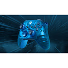 Xbox – Manette sans fil Édition Spéciale Sky Cipher pour Xbox Series X/S, Xbox One et appareils Windows-Regardez à travers le boîtier supérieur bleu transparent et les recouvrements láteraux pour voir les pièces intérieures métalliques et argentées briller de l’intérieur
