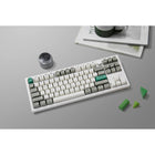 Keychron - Q3 Max RGB Wireless Mechanical Keyboard - Brown Switch - TKL Layout with Knob - Shell White-Artisanat de précision : Fabriqué en aluminium 6063 grâce à l'usinage CNC et à 24 étapes de fabrication supplémentaires, le Q3 Max est une merveille métallique solide qui témoigne d'un artisanat méticuleux.