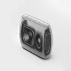 Harman Kardon Luna - Gris-Il faudrait beaucoup plus qu’une baignade accidentelle dans la piscine ou un orage soudain pour gâcher votre bande-son. L’indice IP67 de résistance à la poussière et à l’eau de la Luna Harman Kardon lui confère une durabilité remarquable, ainsi qu’un magnifique son et un design élégant.