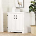 South Shore - Farnel - Armoire de rangement avec 2 portes - Blanc solide-Style farmhouse : ce meuble au look Farmhouse donnera une touche de style à votre pièce grâce à ses poignées de métal et son coup de pied.