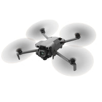 DJI - Mini 5 Pro-Avec un capteur CMOS 1 pouce de 50 MP et une ouverture f/1,8, Mini 5 Pro capture des détails riches et des clichés nets même en basse lumière. Compact, il offre une imagerie de niveau Pro