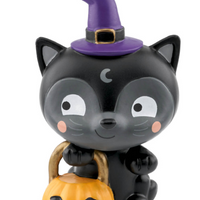 tonies - Favorite Childrens Songs : Halloween & Spooky Songs 2 figurine Tonie - Anglais-Liste des titres (en anglais) : 1. Introduction: Kitty’s Costume Dilemma 2. What Should I Be 3. Classrooms, Cobwebs, and Costumes 4. Dem Bones 5. Spooky Scary Skeletons 6. Get In Line for the Parade 7. Halloween Parade 8. Halloween Night Begins 9. Magic in the Air 1. Trick or Treat: Who Will We Meet 1.1. Addams Family 1.2. House of Majesty 1.3. Princess Heroes 1.4. Skipping Feet Down Witchy Streets 1.5. Five Little Witch