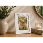 Splash - Cadre photo - 4 po l x 6 po H - blanc-Sur un bureau ou une table