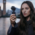 DJI - Osmo Pocket 4P Pack standard-Contenu de la boîte: 1 x Osmo Pocket 4P, 1 x Câble USB-C vers USB-C PD (USB 3.1), 1 x Éclairage d'appoint Osmo Pocket 4, 1 x Dragonne DJI, 1 x Poignée Osmo Pocket 4 avec filetage 1/4″, 1 x Pochette de transport portable Osmo Pocket Pro, 1 x Guide de démarrage rapide, 1 x Consignes de sécurité, 1 x Carte promotionnelle DJI Store