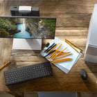 Dell - Clavier et souris sans fil KM3322W - Noir-Il se connecte facilement à votre PC DELL et dispose de batteries longue durée et de touches anti-décoloration et résistantes aux éclaboussures qui contribuent à améliorer votre expérience de travail.
