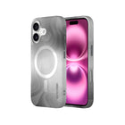 Incase - Halo Case MagSafe pour iPhone 16 Plus - Oil Slick Smoke-Inspiré par l'espace entre les éléments, chaque étui hydro-dip est fabriqué avec des matériaux premium de qualité supérieure, leader dans l'industrie.