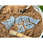 Yellow Door - YUS1228 Fouillez et découvrez - Tricératops et Spinosaurus-Les enfants peuvent faire des empreintes des squelettes dans de la pâte à modeler, explorant les différentes textures et formes des empreintes.