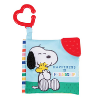 Kids Preferred - Livre Souple Snoopy Peanuts à Emporter-Livre en tissu pour bébé : Commencez l'heure du conte avec ce livre en tissu tout doux mettant en scène Snoopy et ses amis ! Cet adorable petit livre de 5 pouces, idéal pour les déplacements, permet à votre bébé de jouer et de découvrir les couleurs, les sons et les textures