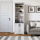 Prepac - Bibliothèque haute Rustic Ridge 79,75 po avec portes, cabinet de rangement avec portes et étagères - Blanc vieilli-Fonctionnel et élégant : L'armoire avec portes et étagères présente un design élégant de porte shaker avec des charnières européennes durables