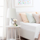 Simple Designs - Lampe de table - Licorne argentée et blanche scintillante-Corne de licorne et col de lampe recouverts de paillettes argentées scintillantes