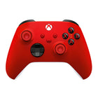 Xbox - Manette sans fil - Rouge Pulsé -Découvrez la conception modernisée de la manette sans fil Xbox - Rouge Pulsé . Celle-ci est dotée de surfaces sculptées et d’une forme raffinée pour offrir un confort accru et un contrôle sans effort pendant le jeu avec une autonomie de la batterie allant jusqu’à 40 heures.