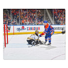 Connor McDavid 16x20 sur toile Oilers vs Bruins - Toile encadree - 20" x 16"-Impression sur toile de qualité supérieure avec bordures enveloppées