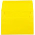 JAM Paper - Enveloppes d'invitation colorées A6 - 4,75 x 6,5 - jaune recyclé - paquet de 50-Caractéristiques de l'enveloppe : Fermeture à rabat droit gommé, finition en papier lisse de haute qualité, fabriquée avec 30 % de matériaux recyclés