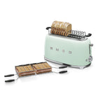 SMEG - Toaster Rétro À Long Slot 4 Tranches - Vert-Nettoyer l'intérieur du grille-pain est plus facile grâce au tiroir à miettes.