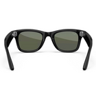 Ray-Ban Meta - Wayfarer (2e génération) lunettes - Noir brillant, verres verts-Les haut-parleurs ouverts orientés vers le bas vous permettent d'écouter de la musique, de prendre des appels et d'entendre les instructions de navigation tout en restant attentif à votre environnement. Ils sont conçus pour diffuser un son puissant et de qualité directement vers vos oreilles, sans déranger votre entourage.