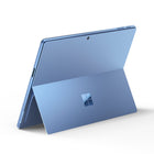 Microsoft - Tablette Surface Pro Copilot+ PC 13 po LCD - Snapdragon X Plus - 512 Go SSD - 16 Go RAM - Windows 11 - Saphir - Anglais-Flexibilité inégalée : Une performance qui se démarque dans l’industrie dans un format ultra flexible avec son support intégré emblématique à 165 degrés