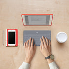Logitech - Clavier Keys-To-Go Bluetooth pour iPhone, iPad et Apple TV- Pierre-Une rangée complète de touches et de raccourcis iOS vous donne accès aux fonctions les plus connues comme augmenter/diminuer ou couper le son, contrôle des médias et plus encore