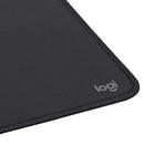 Logitech - Tapis de souris Série Studio avec Design Durable et Imperméable - Graphite-Matériaux Choisis Soigneusement : Tapis de souris de voyage fait en tissu confortable et couche interne en polyester recyclé, 2nde vie des bouteilles PET, base anti-dérapage en plastique naturel