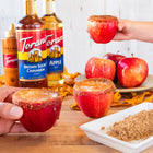 Torani - Sirop cannelle et cassonade -750 mL - paquet de 4-Plus que simple café : idéal pour les lattes, les frappes, les thés, les cafés, les cocos chauds, les milkshakes, les desserts et autres boissons mélangées congelées