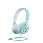 Planet Buddies - Penguin Casque filaire pour enfant - Bleu clair-Audio sécurisé: Les écouteurs filaires Planet Buddies pour filles et garçons ont un volume limité à 85 décibels pour protéger les petites oreilles contre les bruits excessifs. Parfait pour les enfants à partir de 3 ans, idéal pour étudier à domicile ou profiter des tablettes pour enfants.