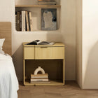 Manhattan Comfort - Table de nuit Clive 22" style mid-century moderne à 1 tiroir - chêne naturel et or-Un grand tiroir spacieux offre un espace de rangement dissimulé pratique pour les essentiels de chevet