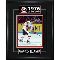 Frameworth - Darryl Sittler serie classique 1976 Coupe Canada - impression encadree - 16" x 20"-Impression de hockey Equipe Canada sous licence officielle mettant en vedette Darryl Sittler lors de la Coupe Canada 1976