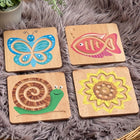 Yellow Door - YUS1240 Sentiers apaisants sensoriels-Conçu avec soin avec des côtés courbés pour que les petites mains puissent le tenir, les enfants bénéficieront du retour tactile apaisant en suivant lentement du bout des doigts les sentiers.
