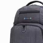 Nextech - Sac à dos pour ordinateur portable 15.6 po - 37L - Gris-Le mousqueton aide à empêcher le vol du sac en s’attachant à une structure fixe