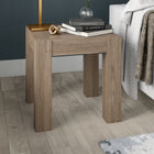 Hudson&Canal - Table d'appoint carrée Langston 22 po de largeur - Chêne gris vieilli-Fini en chêne gris vieilli aspect bois