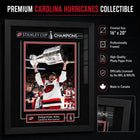 Frameworth - Sebastian Aho 16 po H x 20 po l Cadre signature réplique Carolina Hurricanes Champions de la Coupe Stanley 2026 - Sous licence officielle LNH/AJLNH-7