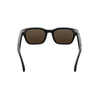 Meta - Lunettes Adventurer - Verres noirs, bruns-Enregistrez instantanément le moment tout en restant dans l’instant. Il suffit d’appuyer sur le bouton ou de dire « Hey Meta » pour prendre une photo ou une vidéo de ce que vous voyez, en couleurs vives et réalistes, prête à être partagée sur Instagram, WhatsApp ou par texto.