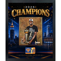Frameworth - Cadre photoglass de OG Anunoby des New York Knicks trophée du championnat 2026 - 18 po l x 22 po H - or-Présentoir photoglass encadré : cadre PhotoGlass de OG Anunoby des New York Knicks trophée du championnat 2026 motif célébration or pour les amateurs et collectionneurs des New York Knicks