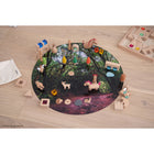 TickiT - Tapis de jeu Découverte de la forêt-Accessoire De Table Lumineuse - Ce tapis rond s'adapte parfaitement à notre table lumineuse d'ambiance sensorielle et à notre table de découverte d'ambiance sensorielle !