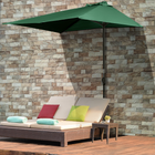 Outsunny - Parasol demi-patio avec 5 baleines - 8 pi - vert-Solidité et durabilité supérieures grâce à une structure en métal avec revêtement en poudre