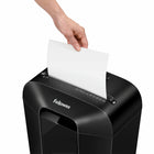 Fellowes - Déchiqueteuse à coupe croisée Powershred LX70-Déchiqueteuse puissante sur le bureau : en plus du papier, cette déchiqueteuse détruit également les agrafes, les trombones, les cartes de crédit en plastique et le courrier indésirable.