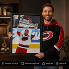 Frameworth - Jordan Staal Toile encadrée 20 po H x 29 po l Carolina Hurricanes Champions de la Coupe Stanley 2026 - Sous licence officielle LNH/AJLNH-Fabrique au Canada par Frameworth depuis 1992