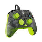 Turtle Beach - Rematch Core XB – Camouflage noir fantôme/Jaune-Conception ergonomique et confortable - Sa forme ergonomique permet une prise en main confortable et sans fatigue pendant de longues sessions de jeu