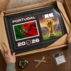 Frameworth - Coupe du Monde FIFA 2026 Officielle Portugal Cadre Drapeau et Trophée - 15 po x 24 po-Fabriqué au Canada par Frameworth Sports Marketing, fondée en 1992, produisant des souvenirs sportifs sous licence officielle.