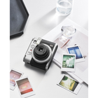 Fujifilm - Appareil instantané analogique INSTAX MINI 99 - Argent -Bandoulière, fixation pour trépied et prise pratique dans le bas