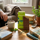 Montezuma’s Minted - Barre de chocolat au lait à la menthe poivrée croquante, 90 g, paquet de 3-L’huile de menthe poivrée procure une finale fraîche et rafraîchissante.