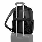 Travelpro - Sac à dos pour ordinateur portable Maxlite - Noir-La sangle arrière discrète s'adapte autour de la poignée d'extension d'un Rollaboard ou d'une valise à roulettes pour un empilage sécurisé et une mobilité mains libres