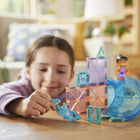MAGNA-TILES -L’original ensemble de construction magnétique Dolphin Bay de 13 pièces-Toujours compatible: Toutes les pièces sont compatibles avec les autres ensembles MAGNA-TILES et les complètent, afin que les enfants puissent mélanger et assortir tuiles, figurines et accessoires pour construire plus grand chaque fois qu’ils jouent