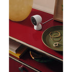 Google - Nest Cam Indoor filaire (3e gén)-Pas besoin de recharger ni de remplacer les piles. La Nest Cam Indoor filaire vous permet de rester branché sur votre domicile, de jour comme de nuit. Elle permet également un enregistrement vidéo continu 24/7 lorsque vous vous abonnez à Google Home Premium